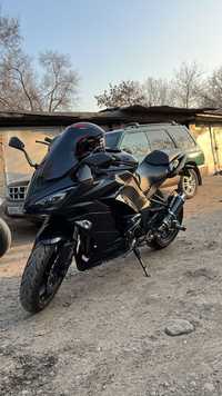 Мотоцикл Kawasaki zx1000