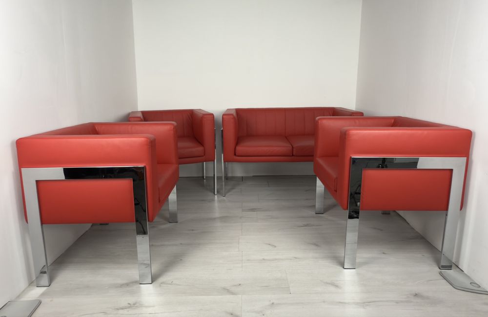 Комплект диван и три фотьойла с тапицерия червен с естествена кожа;