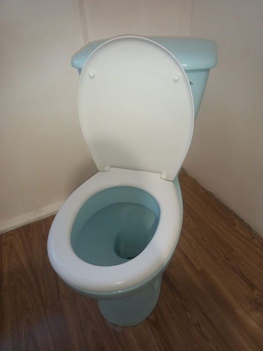 Продам унитаз в хорошем состоянии.