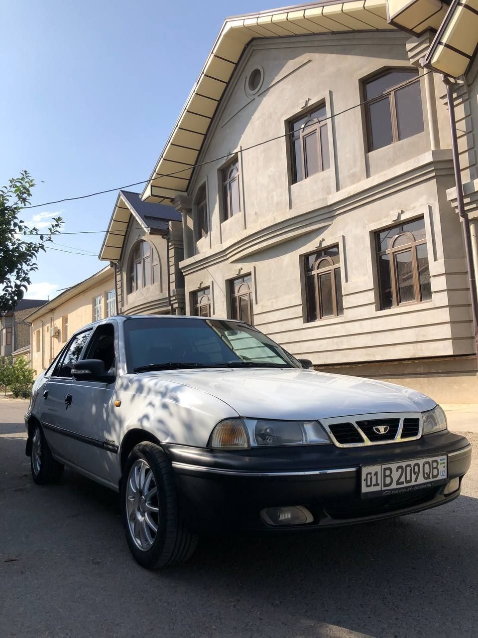 Nexia 1  sotiladi