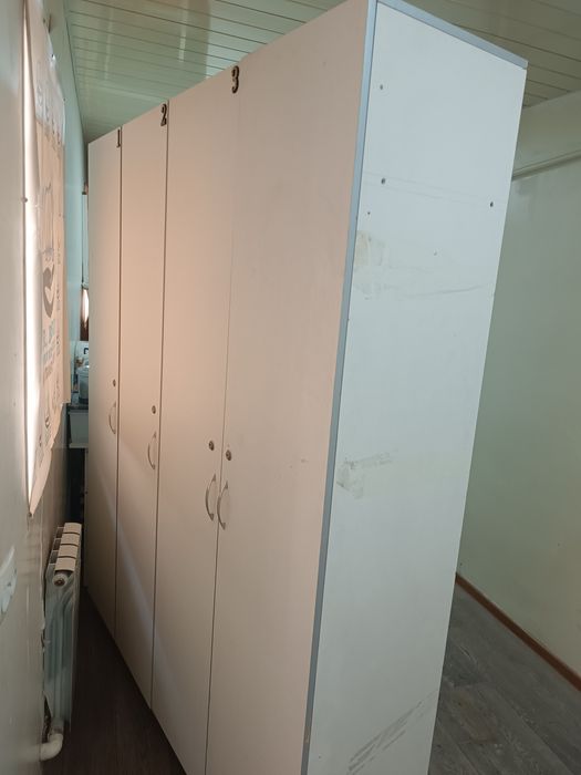 Shkaf hodimlar uchun