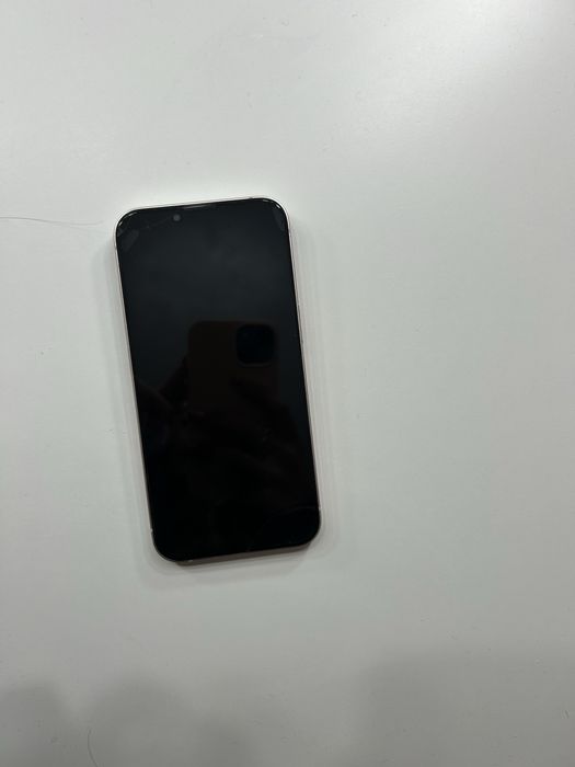 Продавам айфон 13