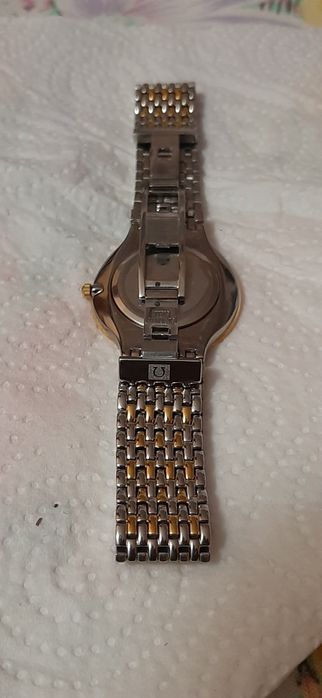 Продавам Масивен тънък часовник omega Работещо/внос от Швеция