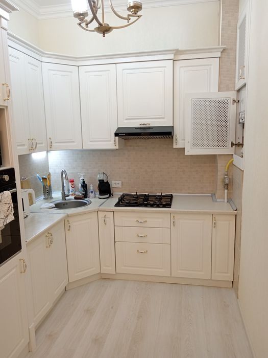 Продам квартиру на ойбек 2/4/4