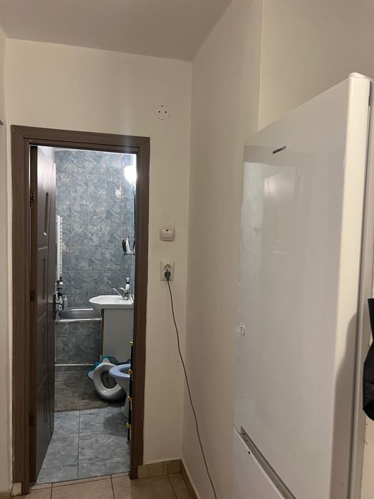 Persoana fizica, închiriez  garsonieră zona Sala Sporturilor