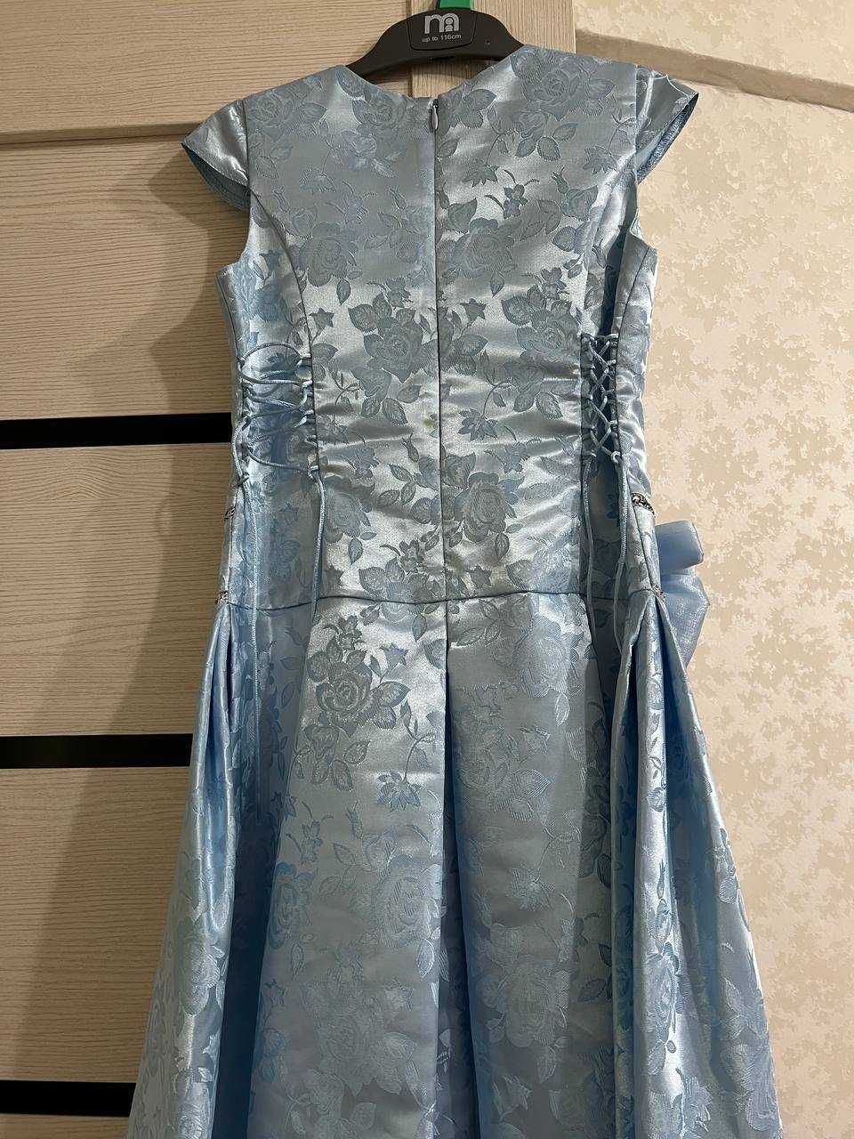 Продам 2 нарядных платья для девочки (USA производство)