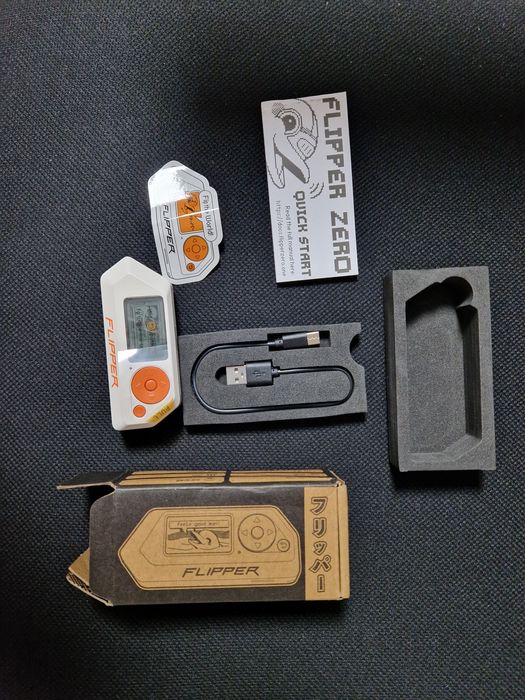 Vând Flipper Zero NOU
