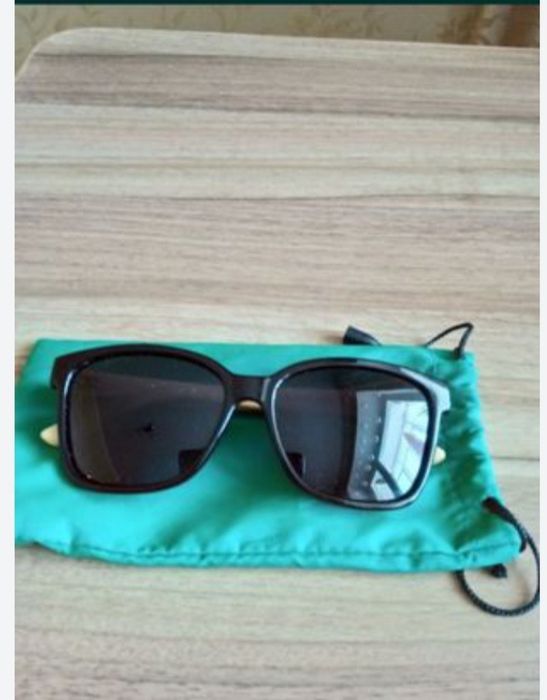 Очки солнцезащитные