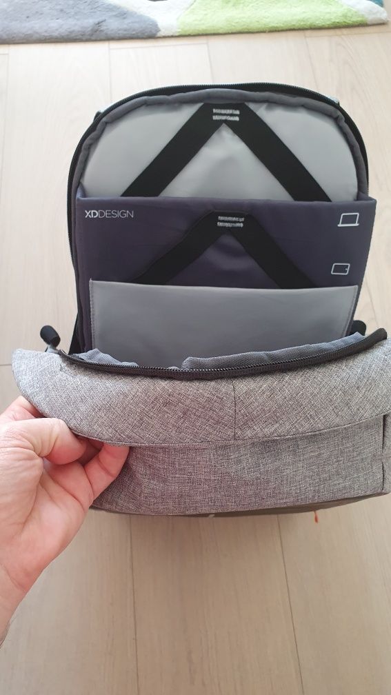 XD Design Rucsac antifurt laptop Bobby Hero Regular Gri Curier OLX
