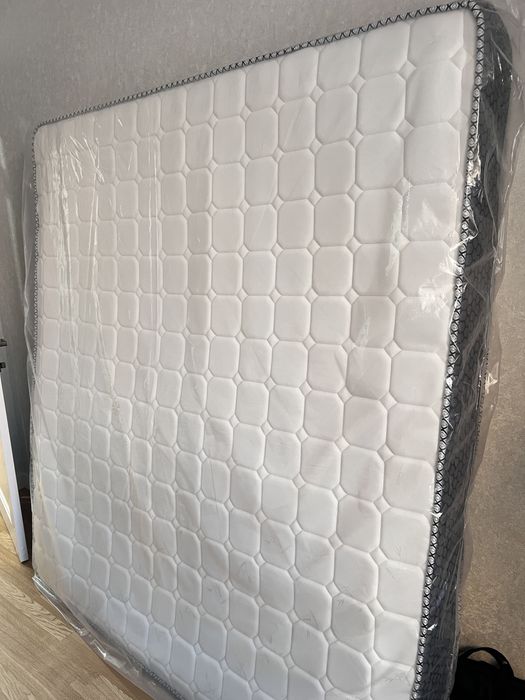 Матрас новый пружинный