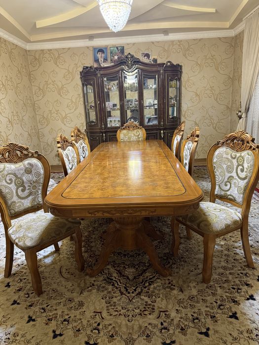 Стол и 9 стуля вмете 120к состояния хороши почти новый писать на ватцп
