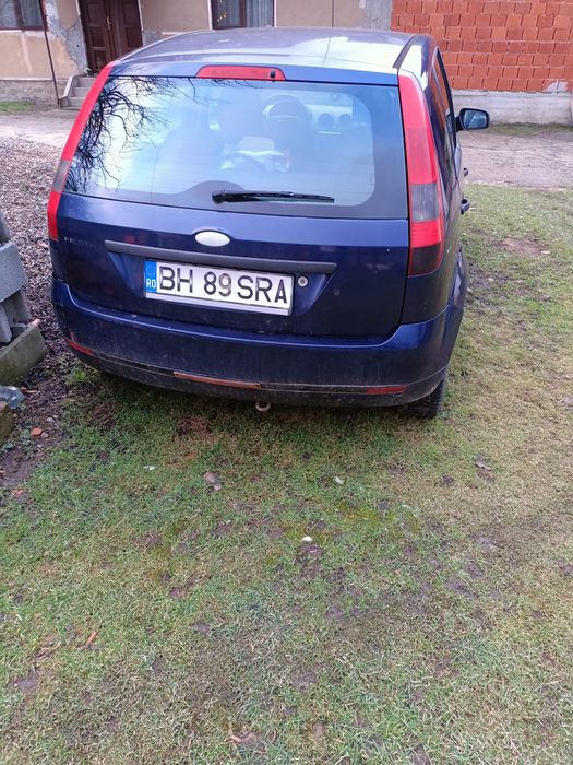 Ford fiesta 1.3 benzina  an 2003
