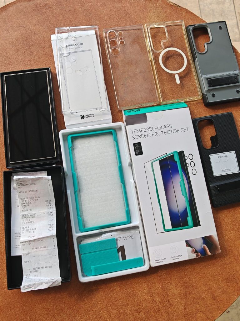 Samsung Galaxy S24 Ultra 256GB – с гаранция и много аксесоари