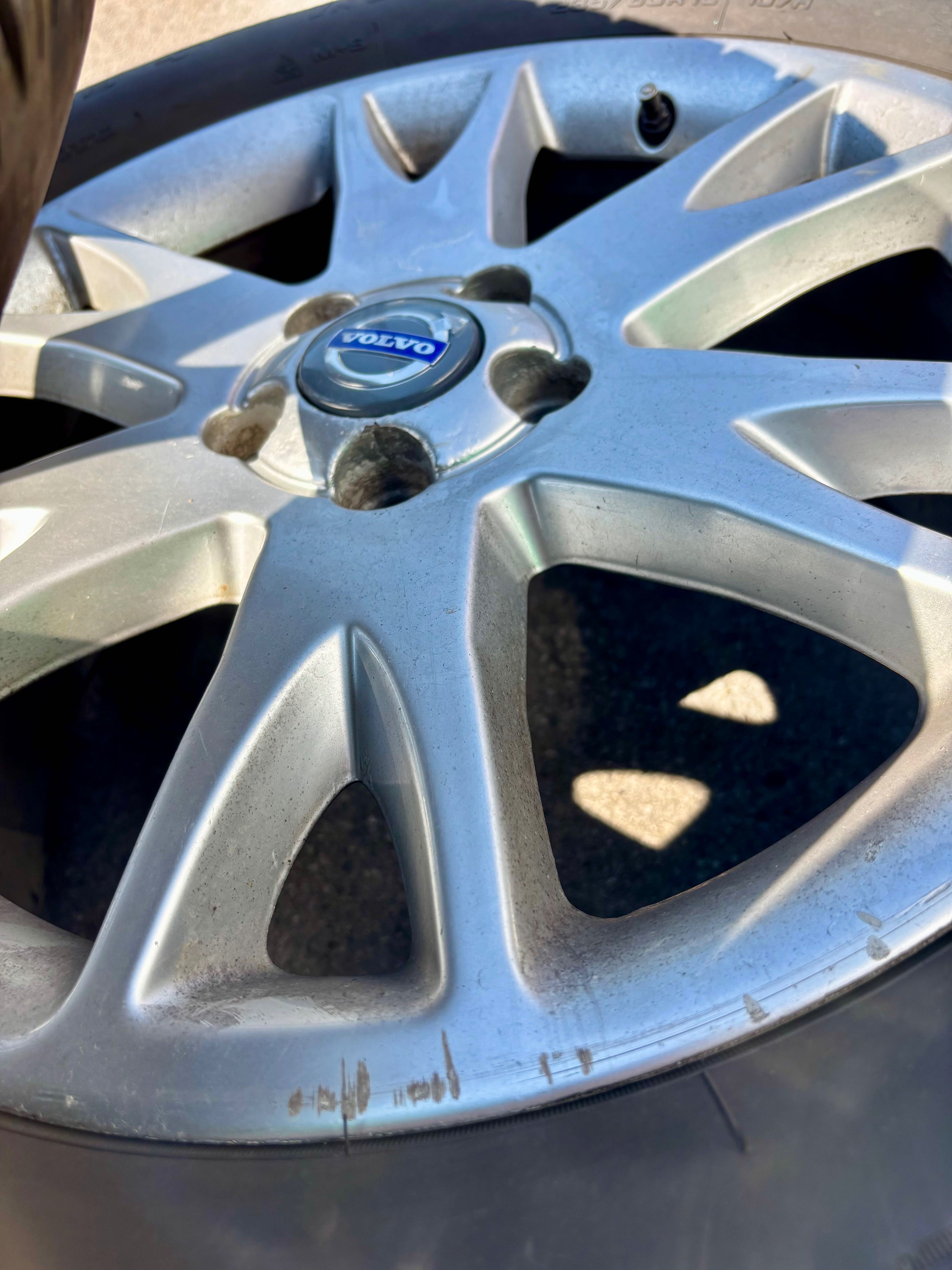 Джанти Volvo Atlantis 18" със зимни гуми