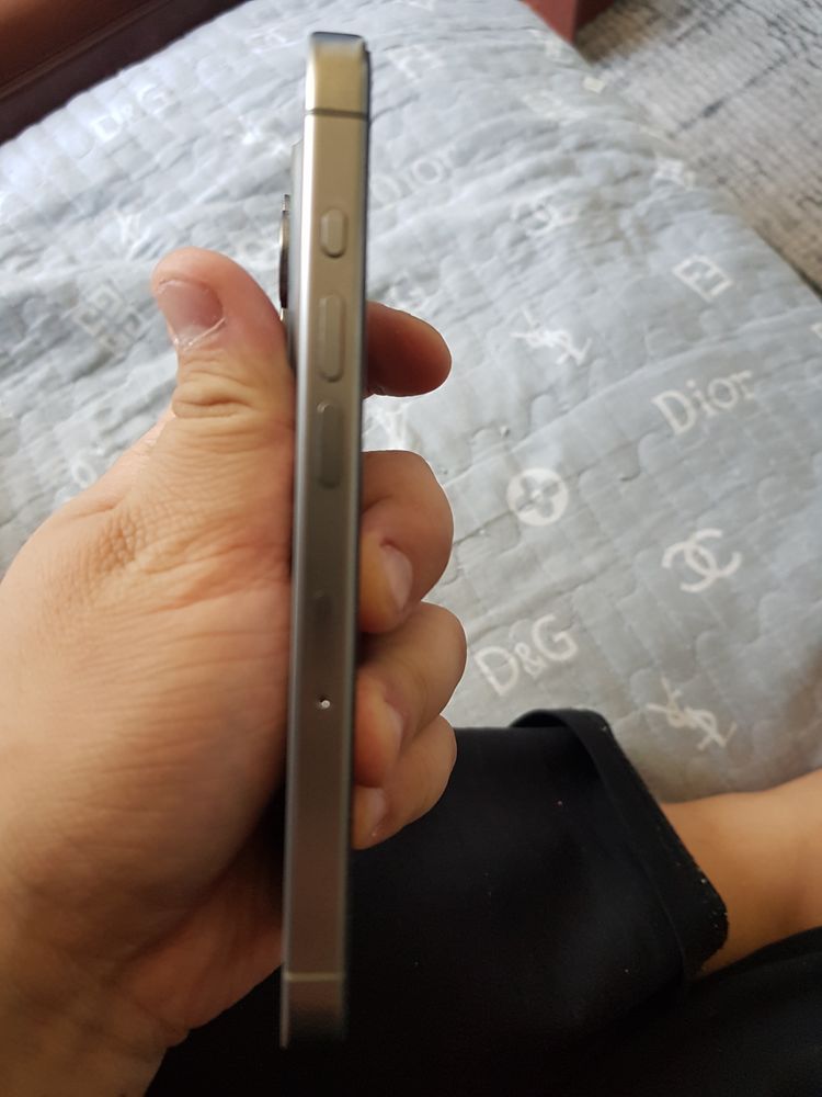 Продаю IPhone 15 Pro