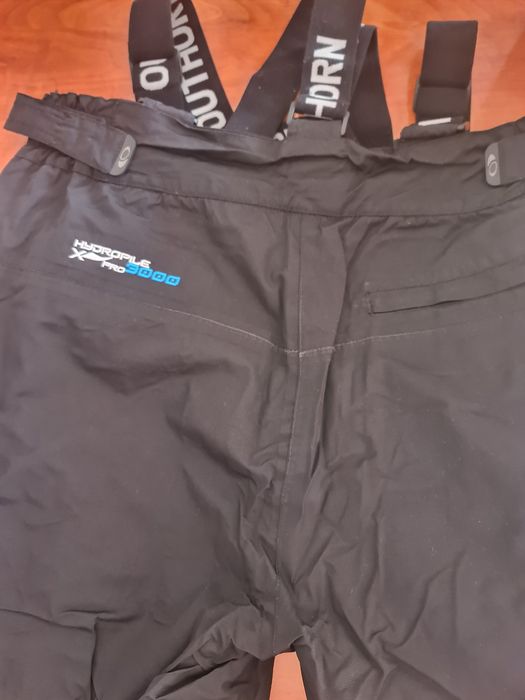 De vanzare  costum de schi