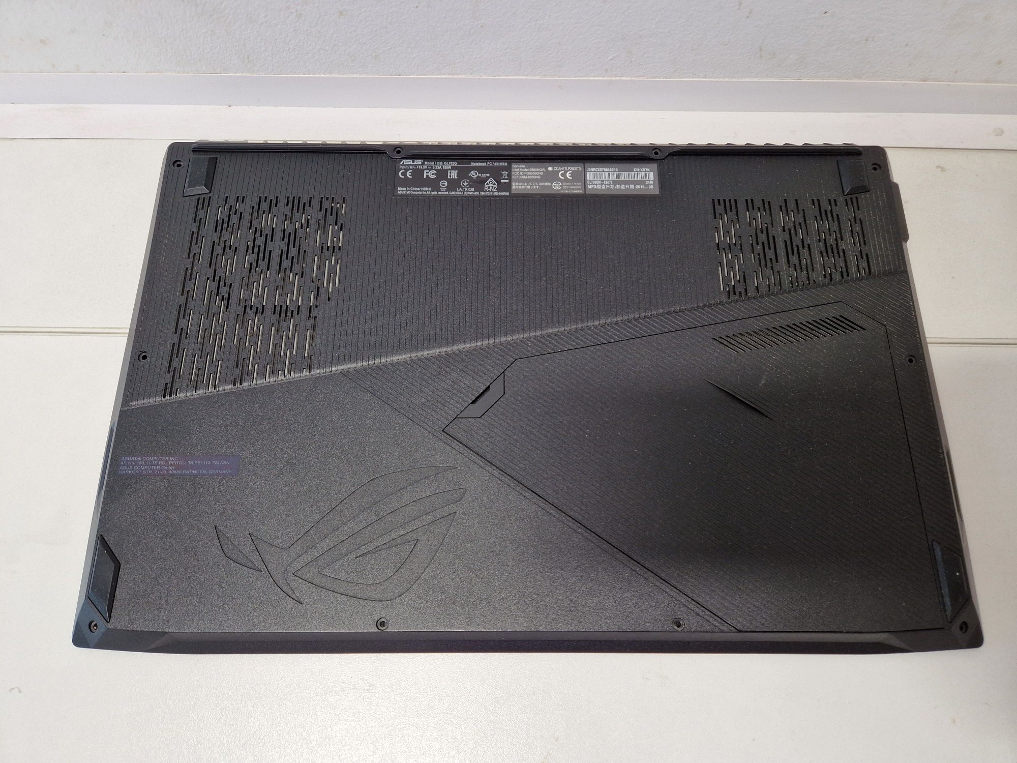 Bottomcase Asus GL703 - compatibil mai multe modele - Impecabil