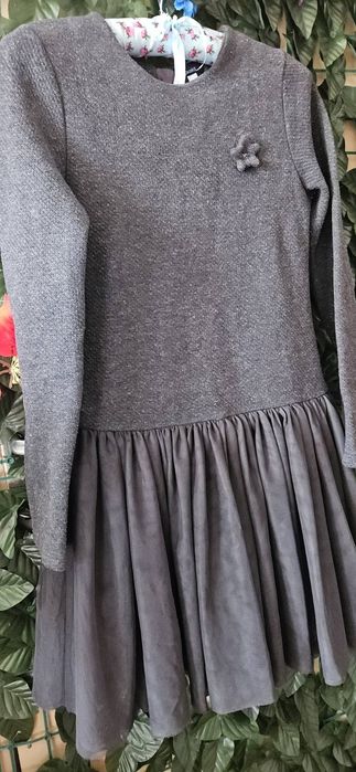 плътна топла качествена рокля с тюл ХХС