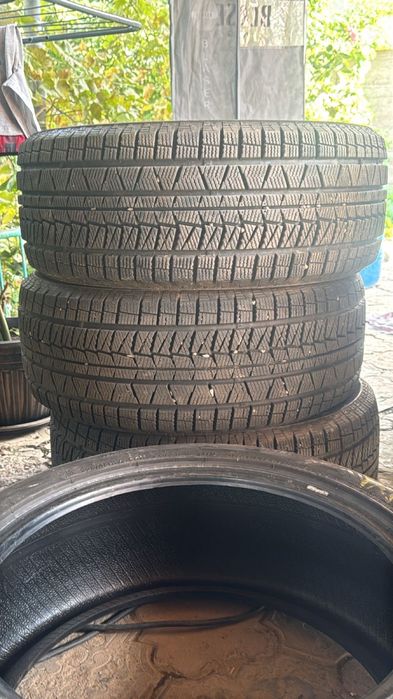 Зимние шины в хорошем состояний 225/45 R17