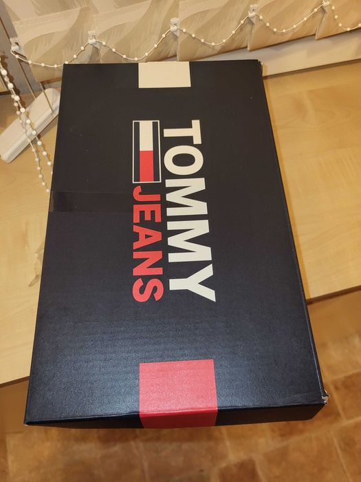 Нови дамски спортни обувки Tommy Jeans