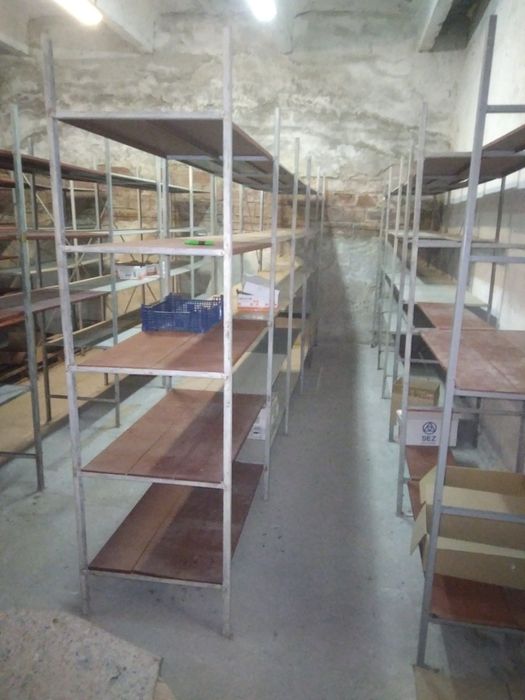 Склад с асфалтиран терен към него под наем, гр. Велико