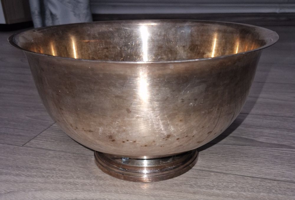 Bol mare placat cu argint, marcat
