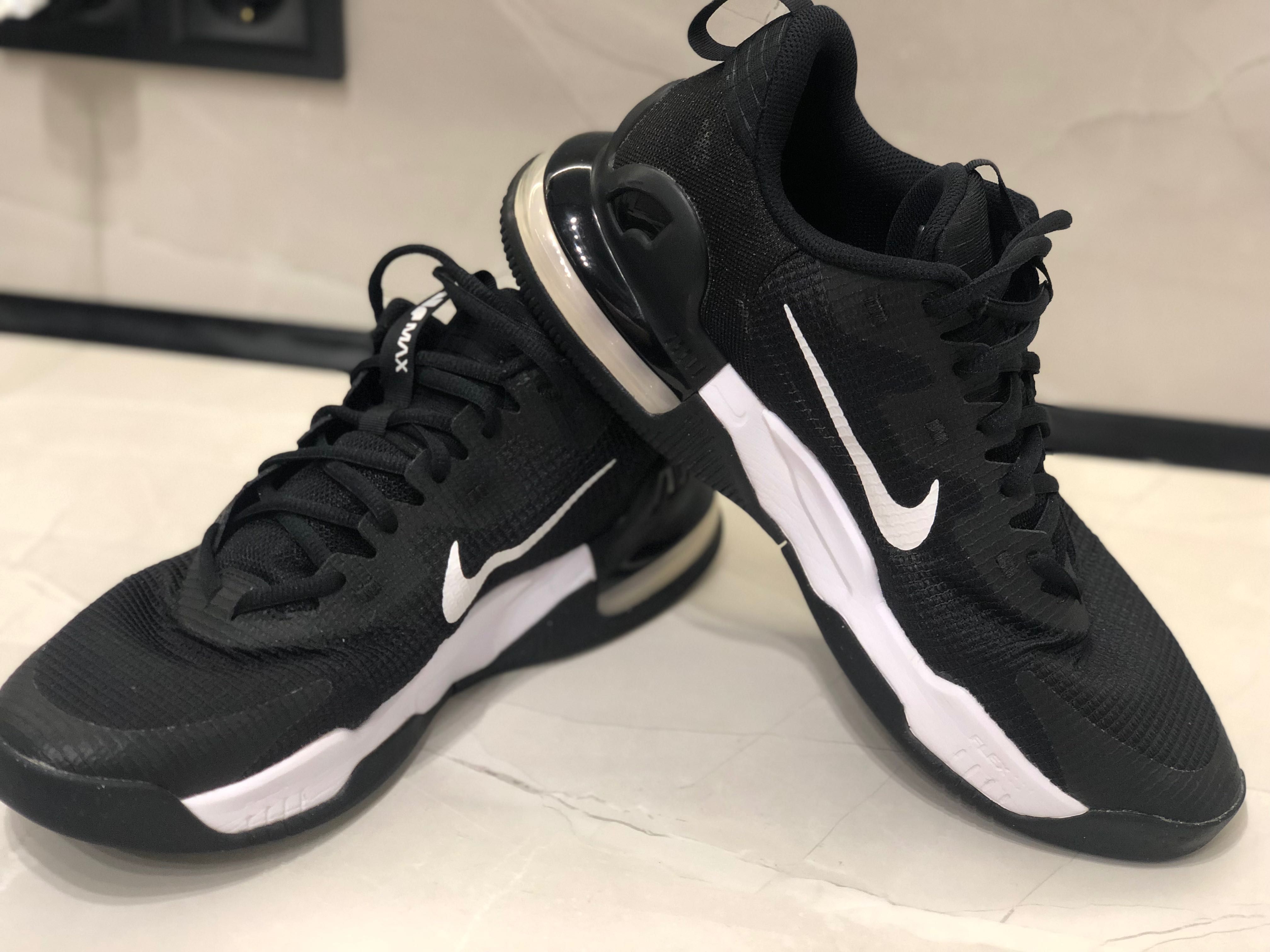 NIKE air max  нови