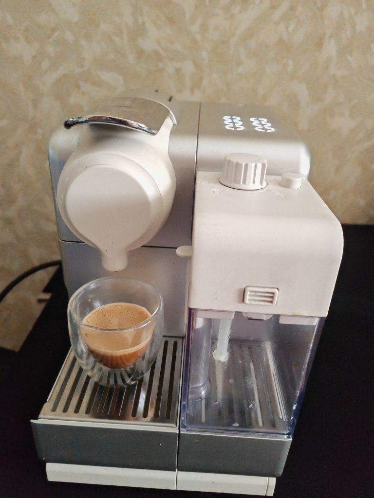 Delonghi EN560.S. Nespresso Latissima