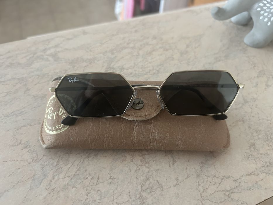 Очила Ray Ban.