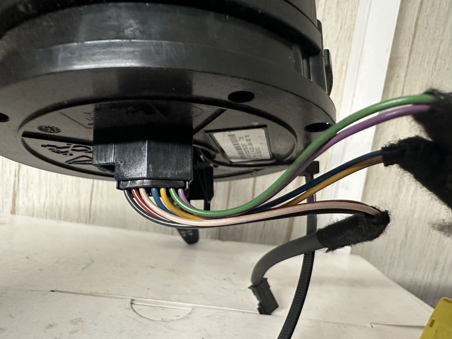 Лентов кабел за Мерцедес W203 c classe 2003г.!