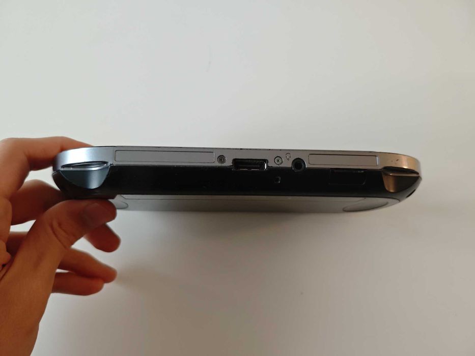 Sony PS Vita 1000 - качени игри