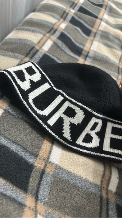 Продам шапку burberry