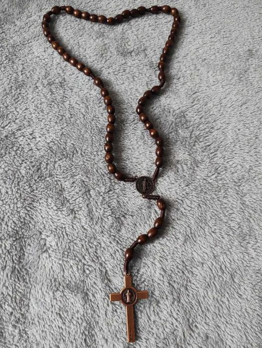 Rozariu din lemn, Sfântul Benedict, medalion si crucea din metal
