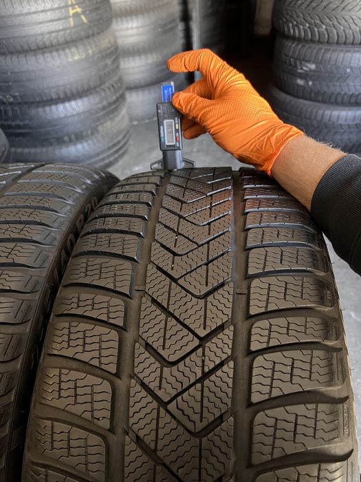 2 anvelope iarna 255/40/20 , Pirelli , DOT 4321 , 6.8 mm