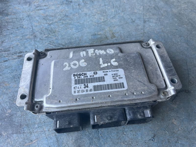 Компютър двигател Peugeot 206 1.6