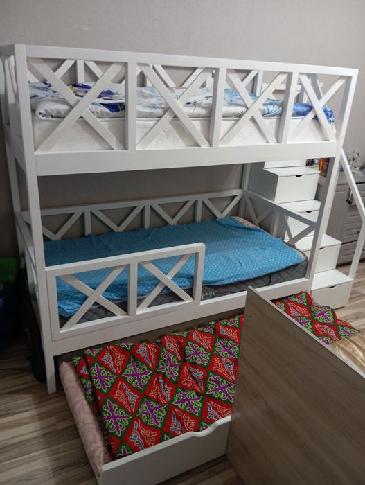 Продам 3 ярусную кровать