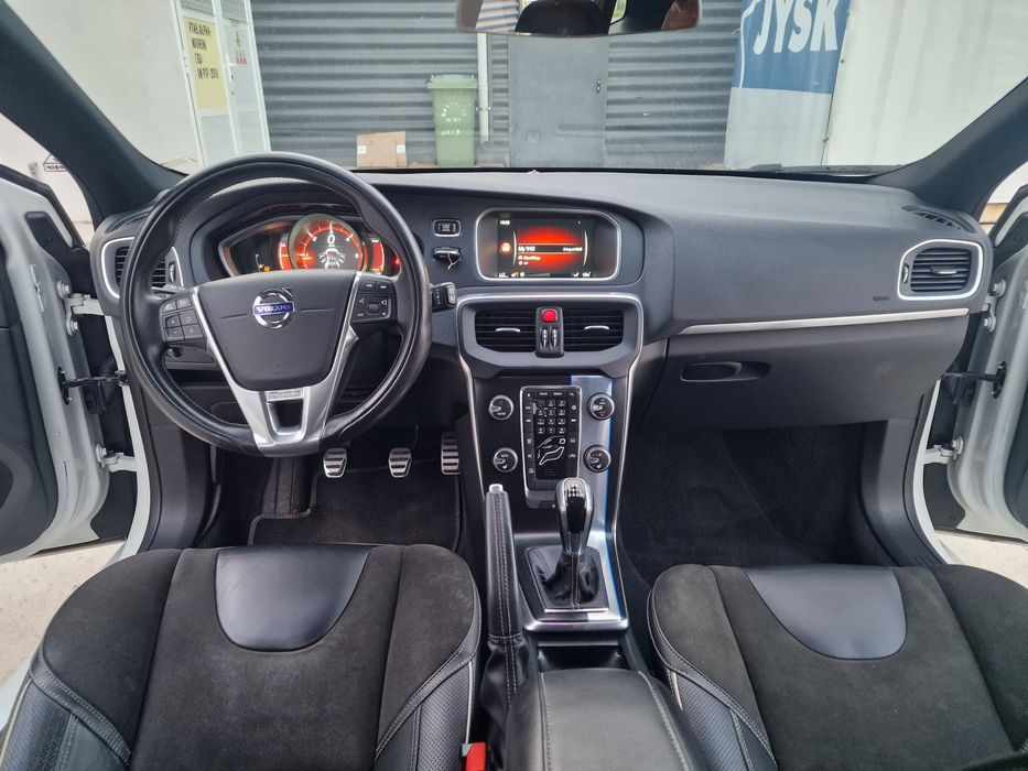 Volvo V40 R Disign 2015 - 2.0 Diesel - Accept Schimb