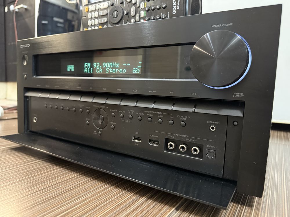 Onkyo TX-NR818 resiver