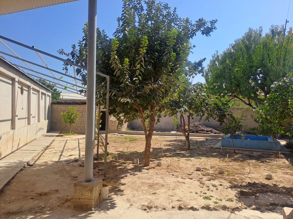 elitniy mahallada yer sotiladi