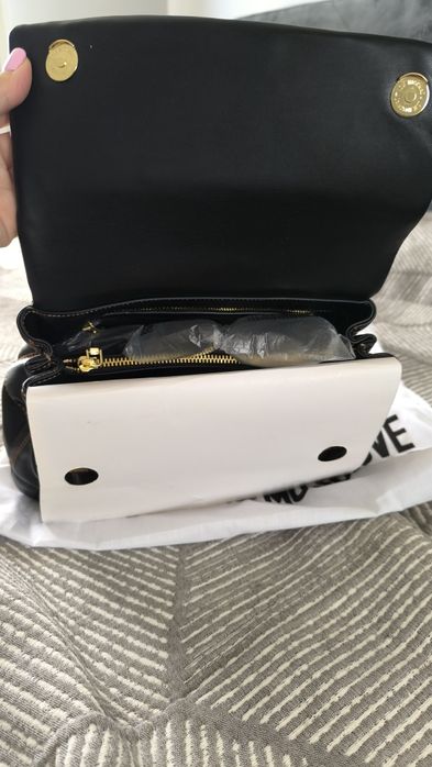 Нова чанта Love Moschino