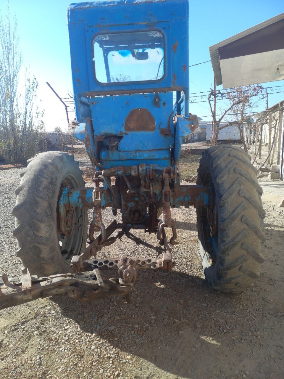 T 28 tractor va tilishkasi bilan