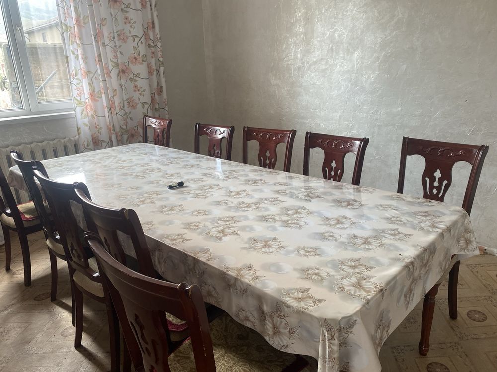 Продам стол с стулями