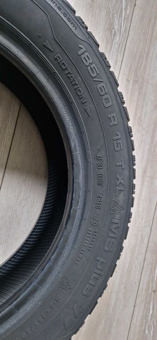 Зимни гуми 185/60/R15 Uniroyal