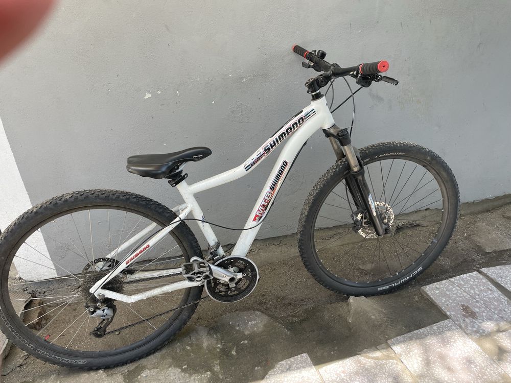 Vând bicicletă MTB shimano