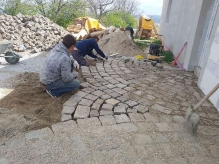 Vand piatra cubica de cea mai bună calitate și montez
