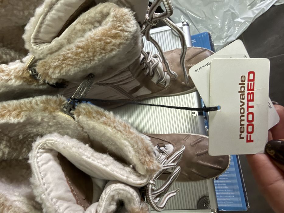 Чисто нови топли ботуши 38 рр