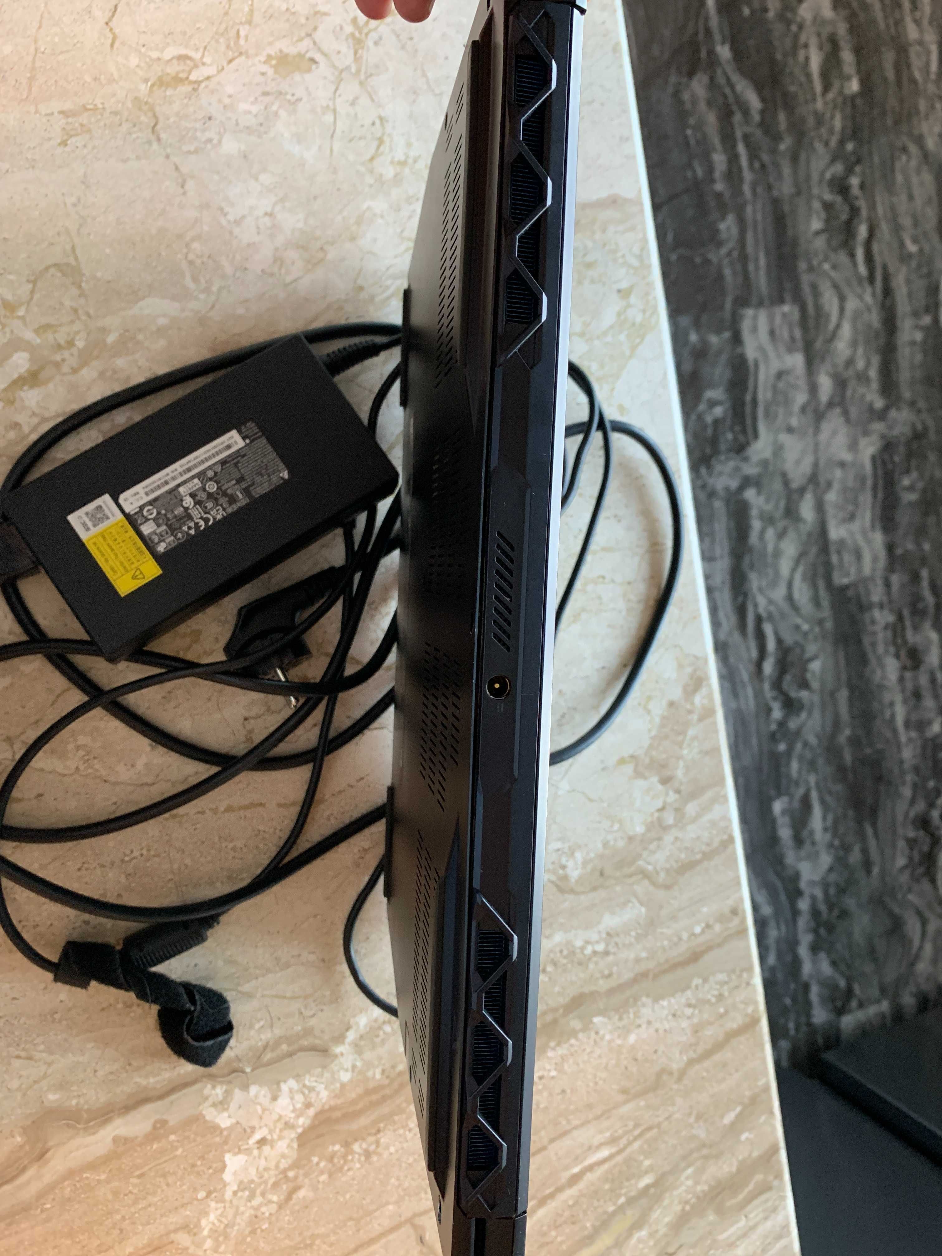 Геймърски лаптоп Acer Predator Triton 300 (за части/ремонт)