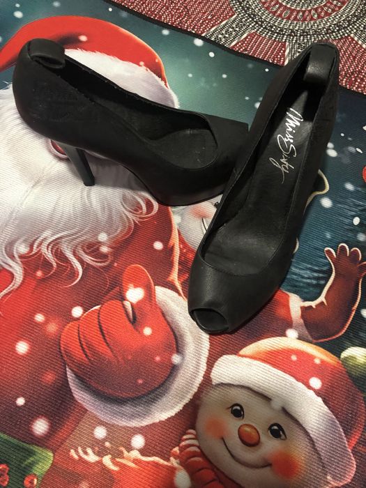 Vand pantofi de piele