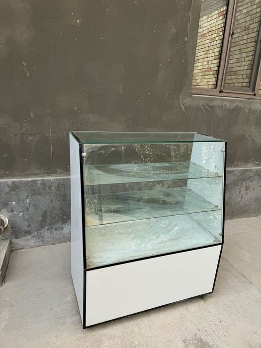 Стеклянная витрина, качественная, новая