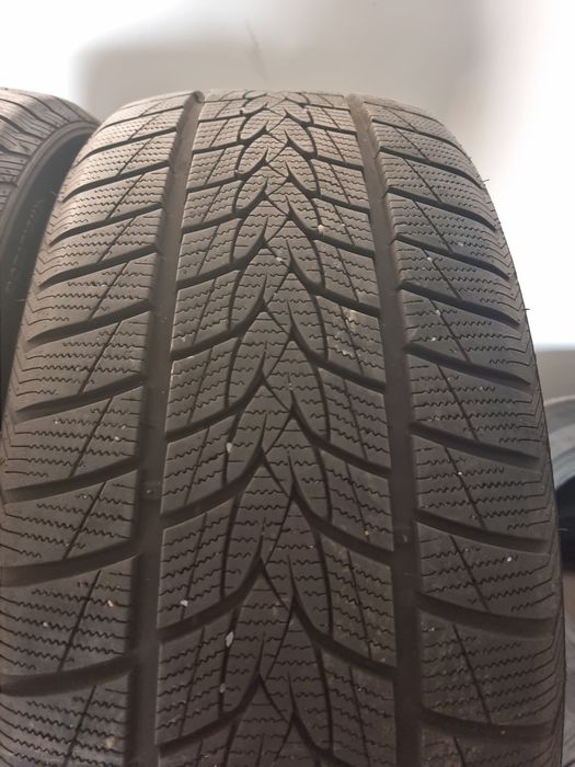 Anvelope 235/45 R19 99V